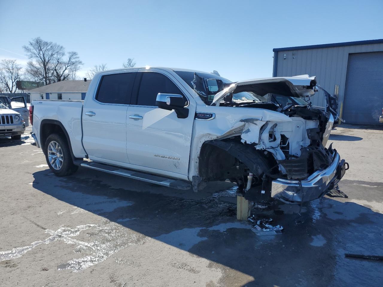 2022 GMC Sierra - Image 4