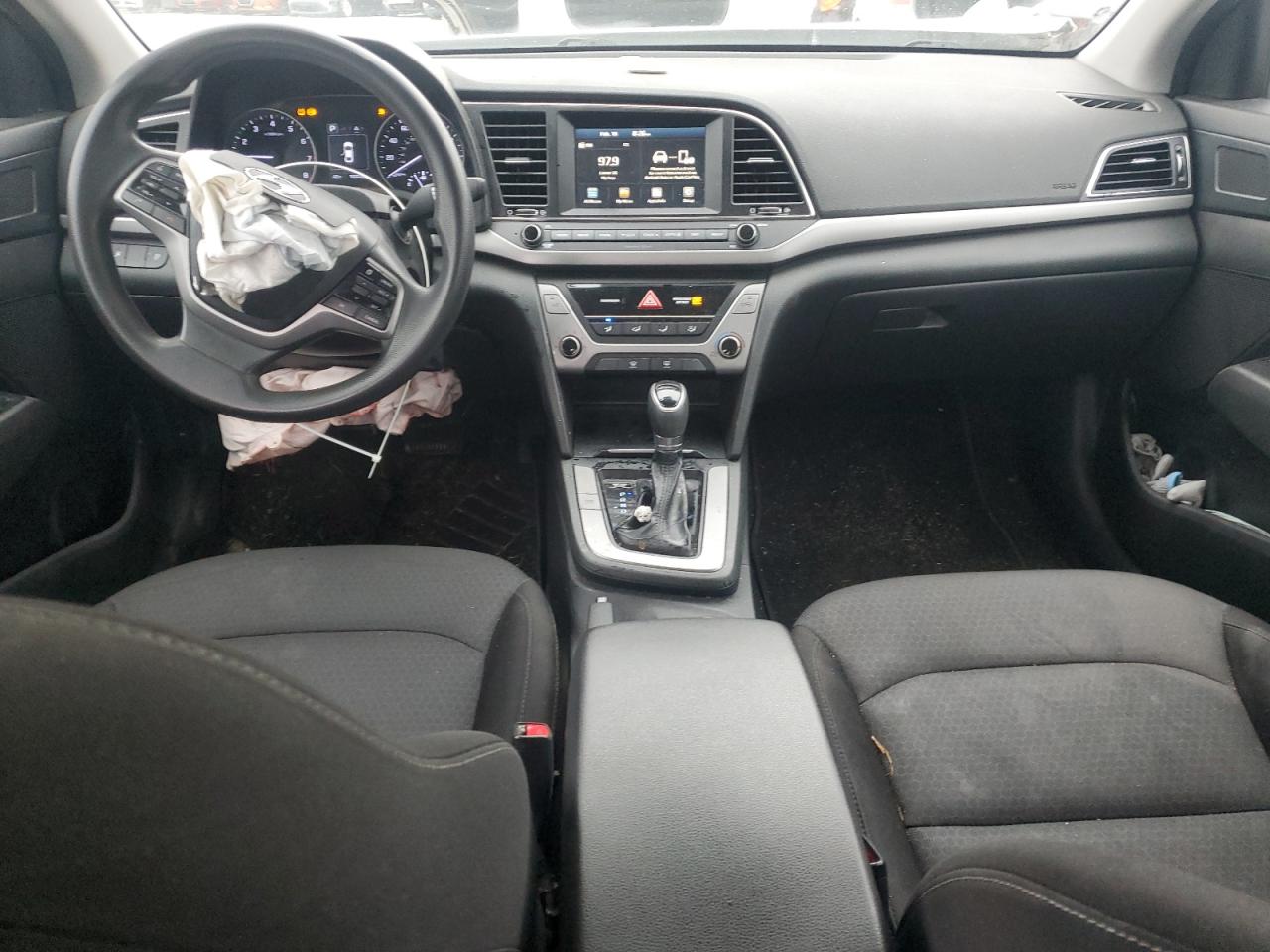 2018 Hyundai Elantra - Image 8