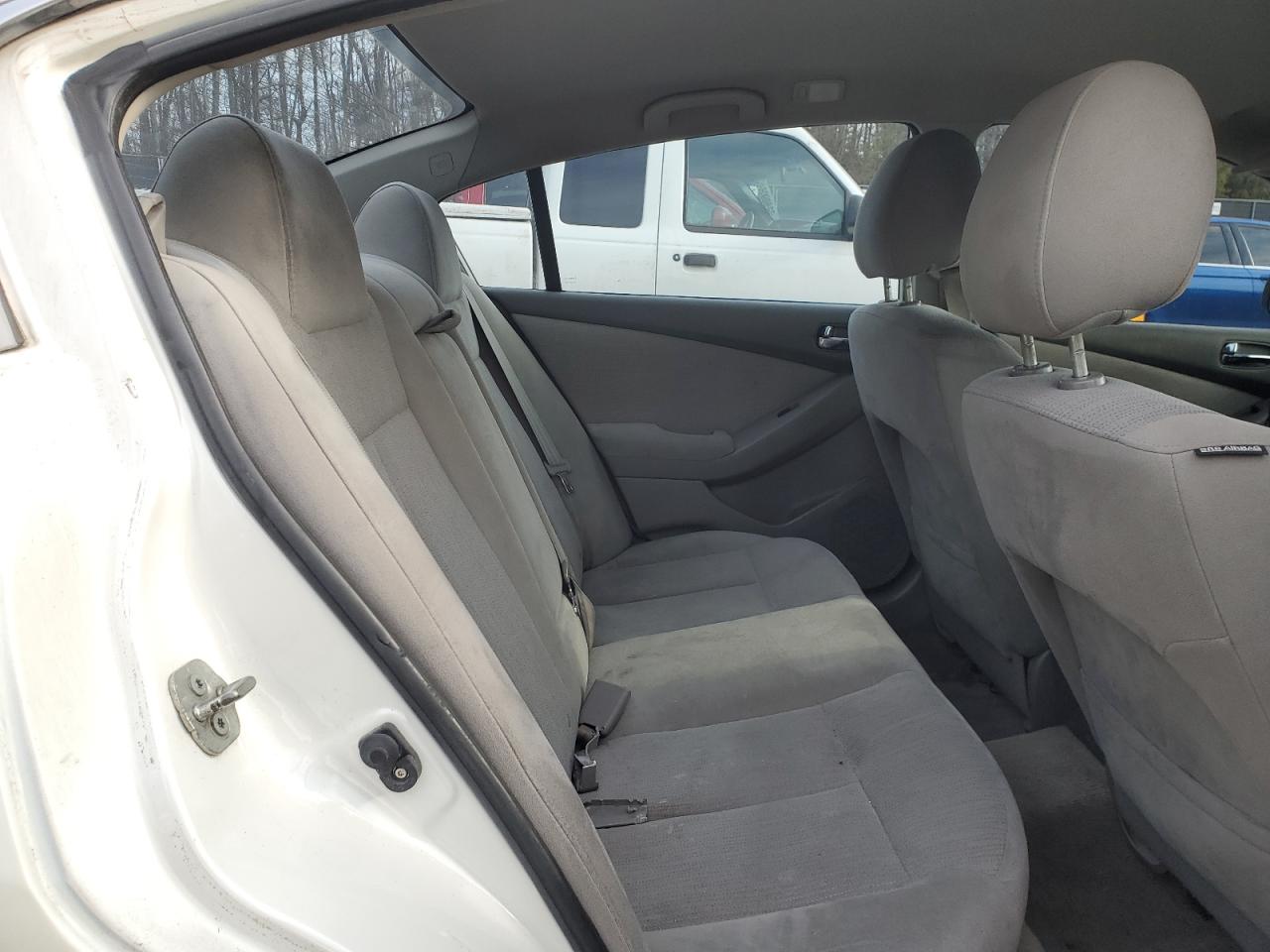 2011 Nissan Altima - Image 10