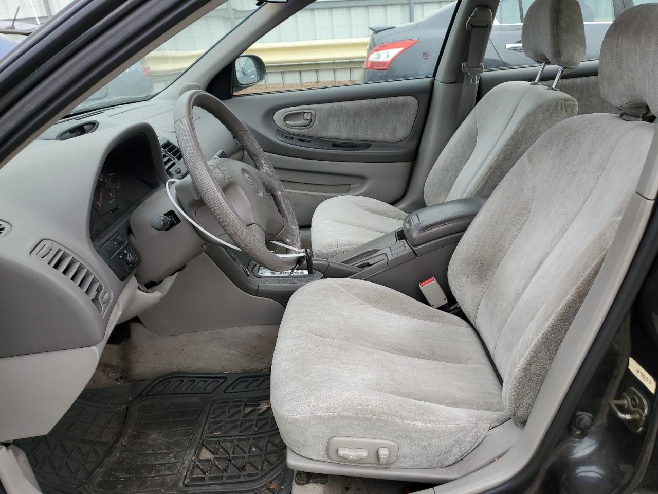 2000 Nissan Maxima - Image 7