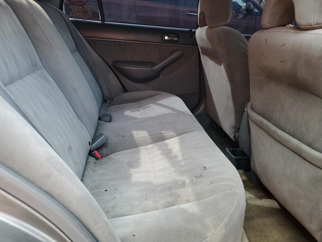 2005 Honda Civic - Image 10