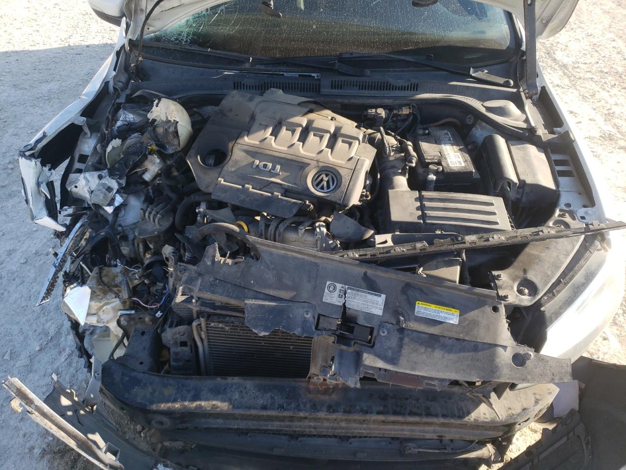 2015 Volkswagen Jetta - Image 11