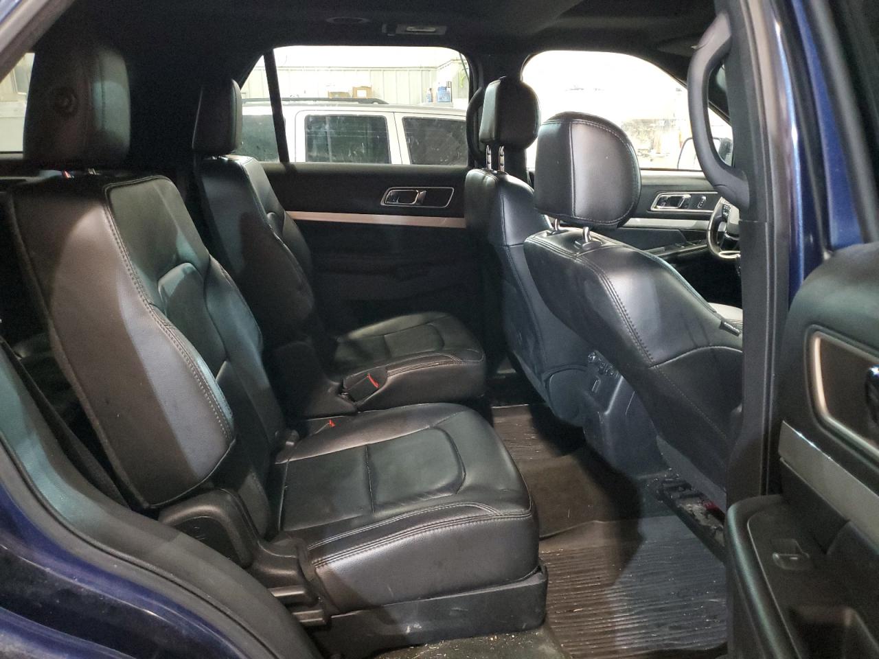 2017 Ford Explorer - Image 11