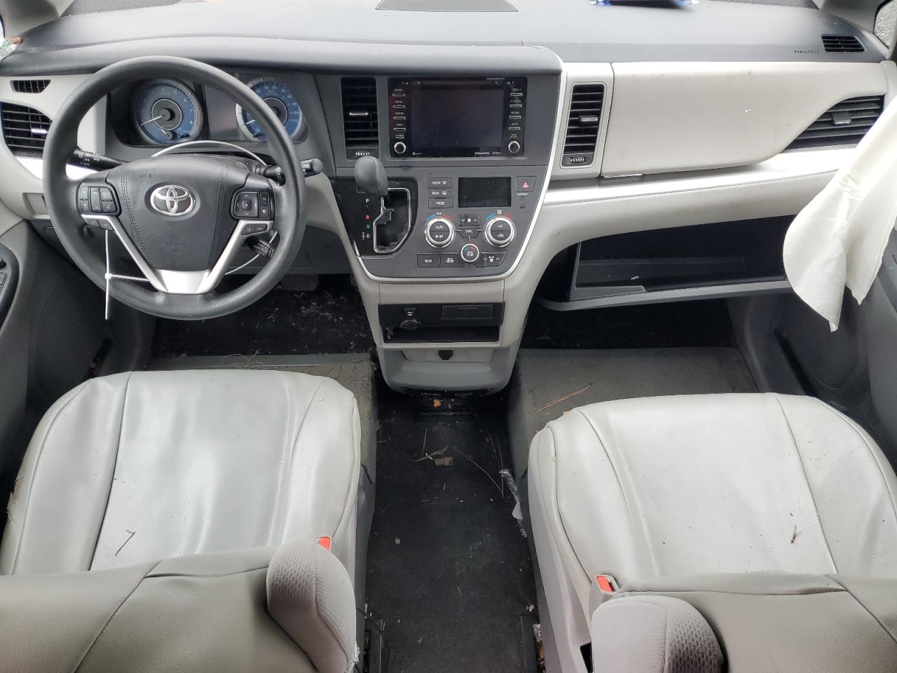 2020 Toyota Sienna - Image 8