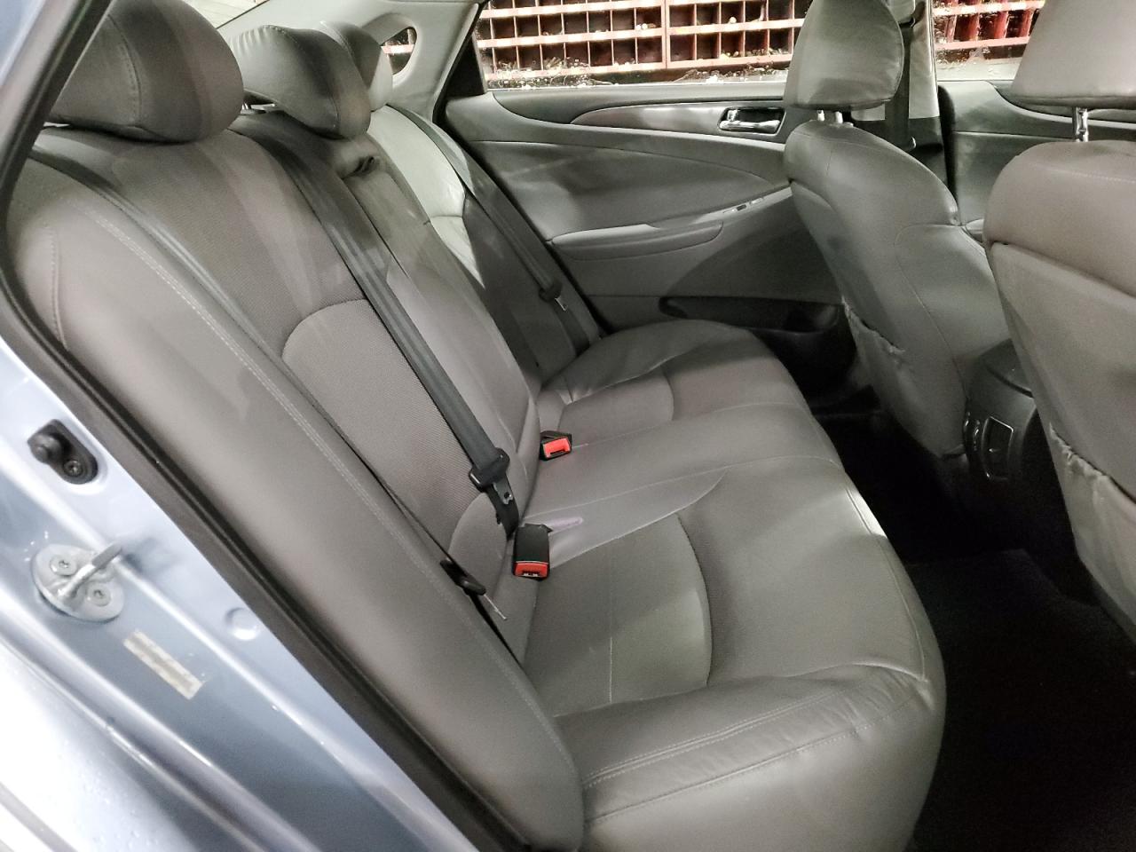 2012 Hyundai Sonata - Image 10