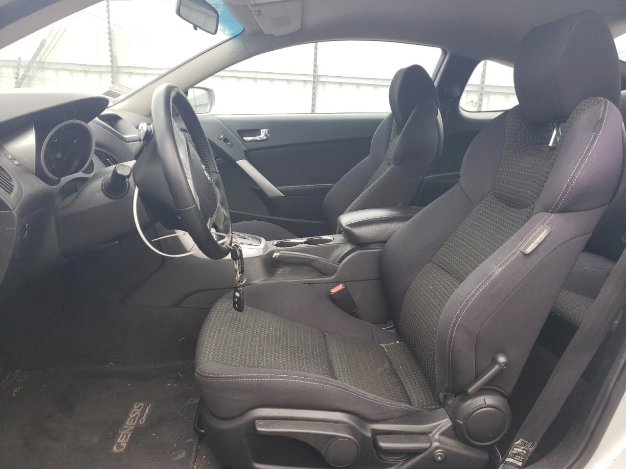 2010 Hyundai Genesis - Image 7