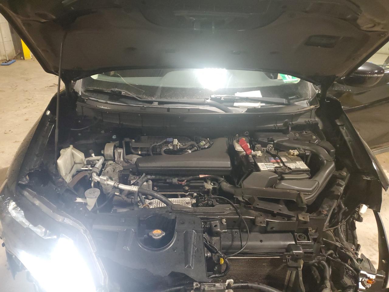 2018 Nissan Rogue - Image 14