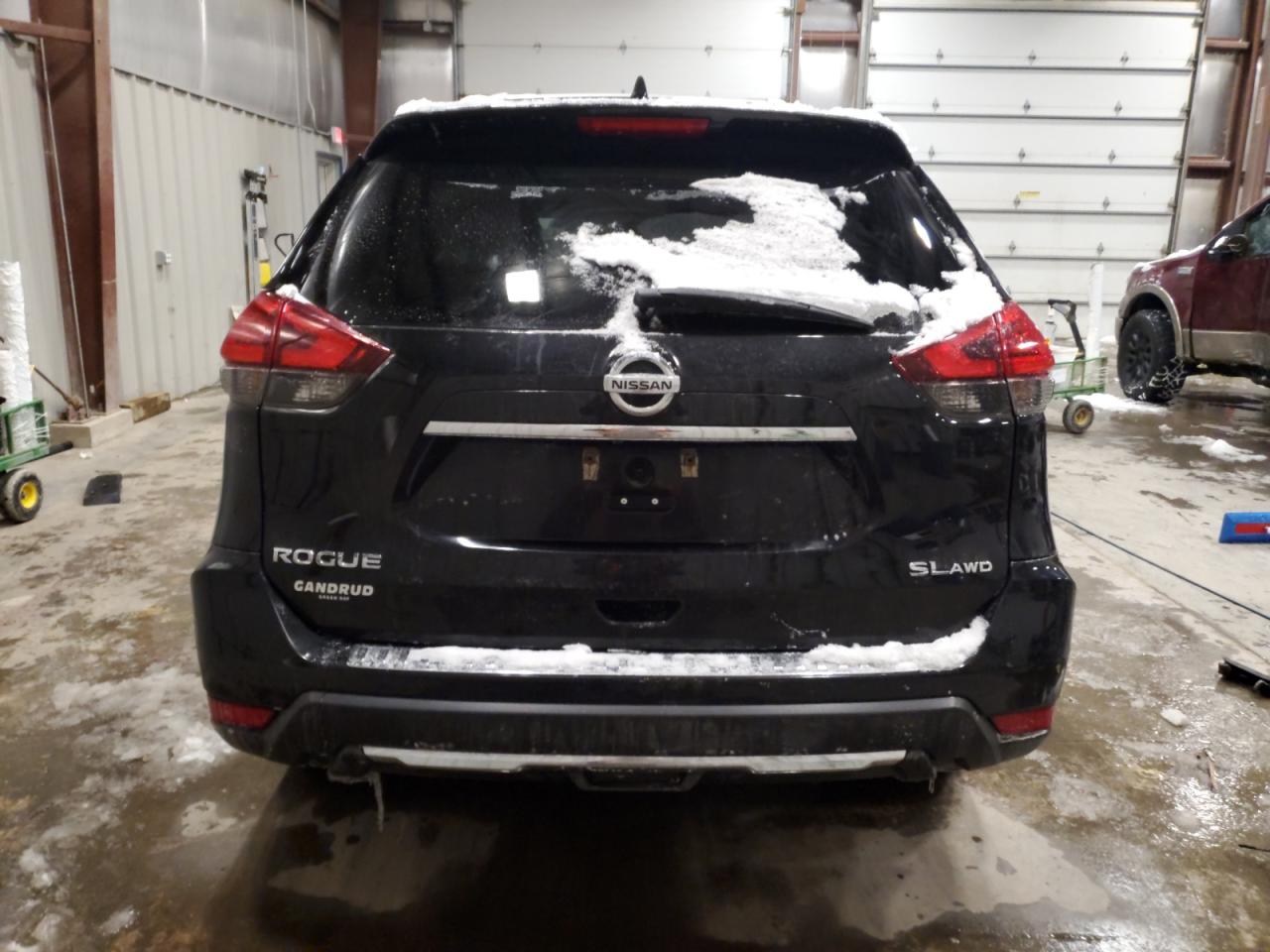 2017 Nissan Rogue - Image 6