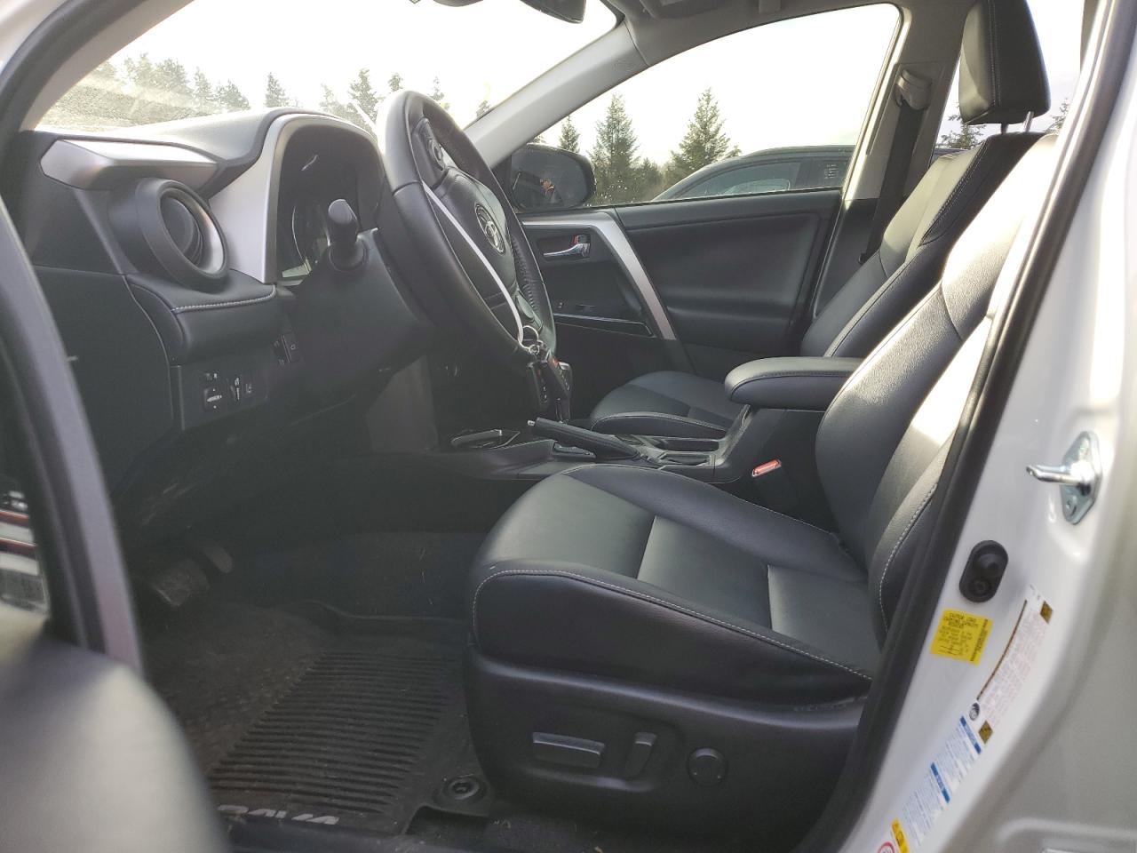2017 Toyota RAV 4 - Image 7