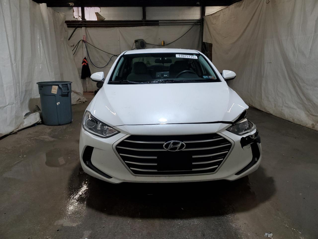 2017 Hyundai Elantra - Image 5