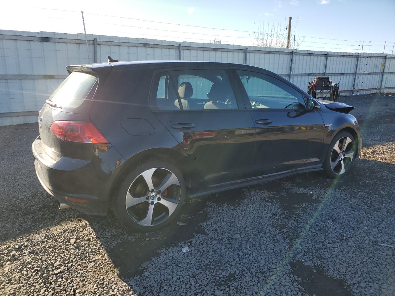 2017 Volkswagen GTI - Image 3