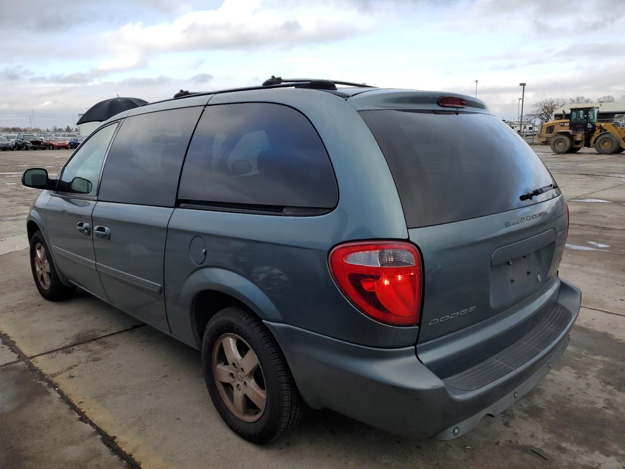 2005 Dodge Caravan - Image 2