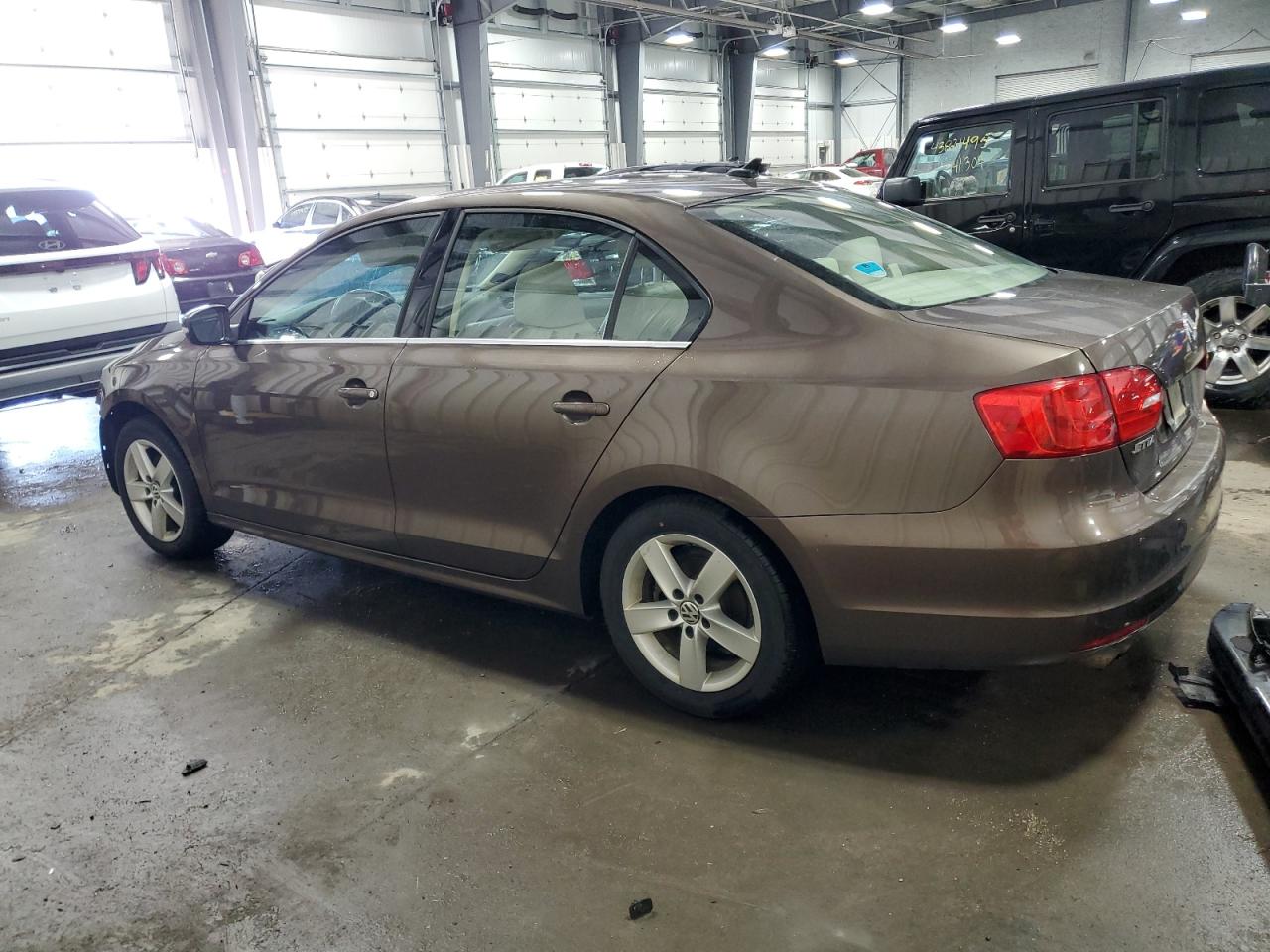 2014 Volkswagen Jetta - Image 2