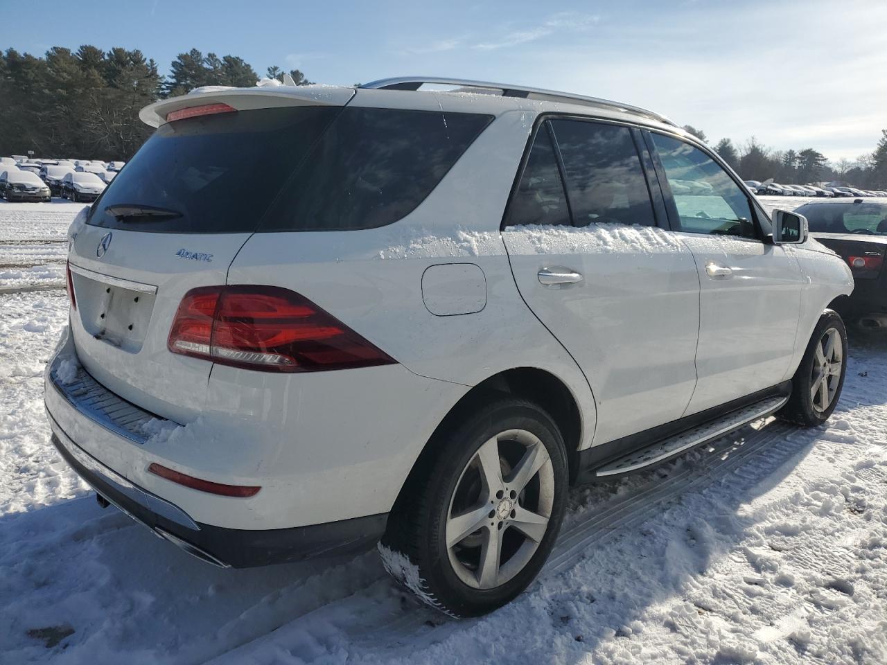 2016 Mercedes-Benz GLE - Image 3