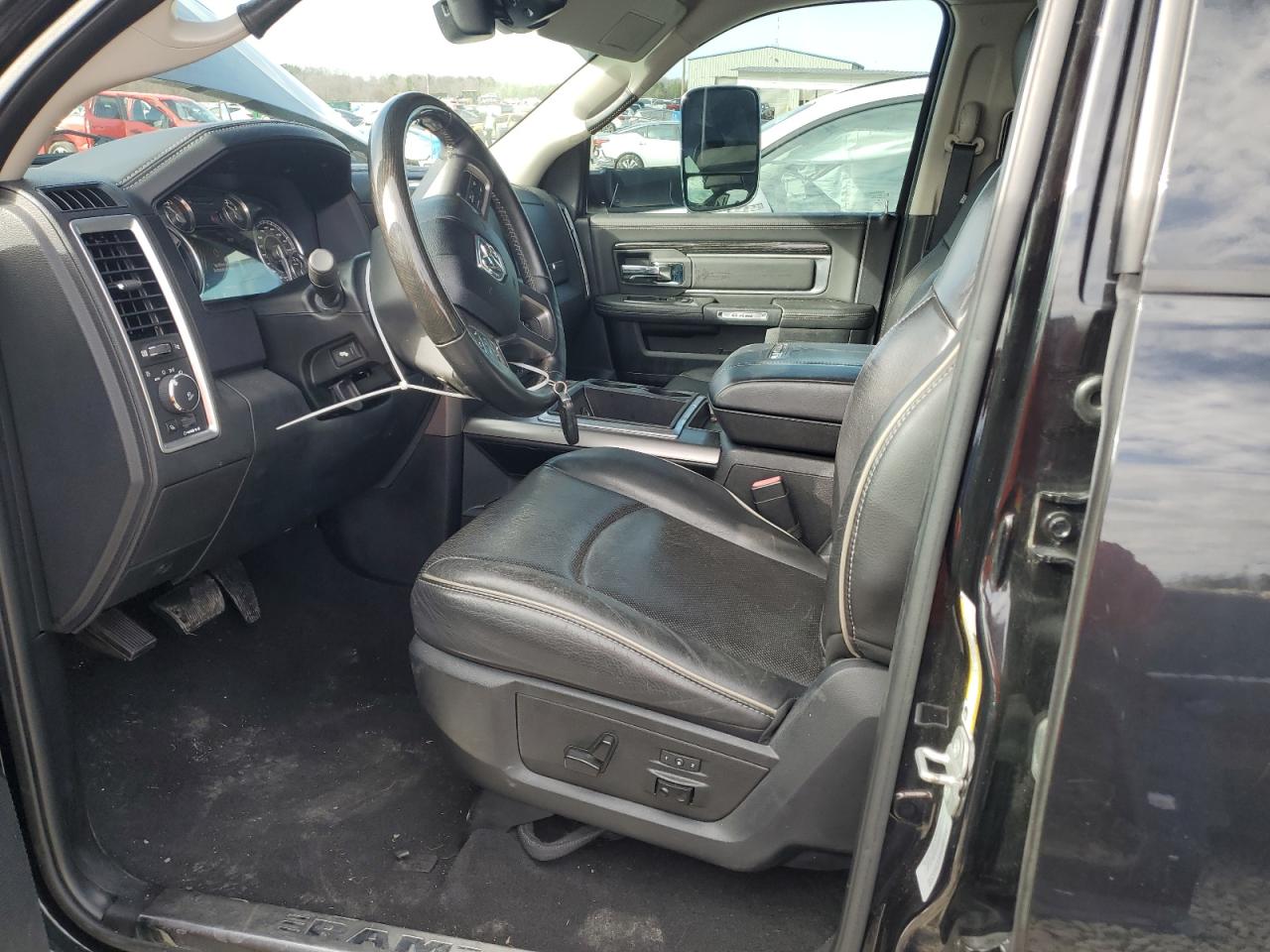 2015 RAM 2500 - Image 7