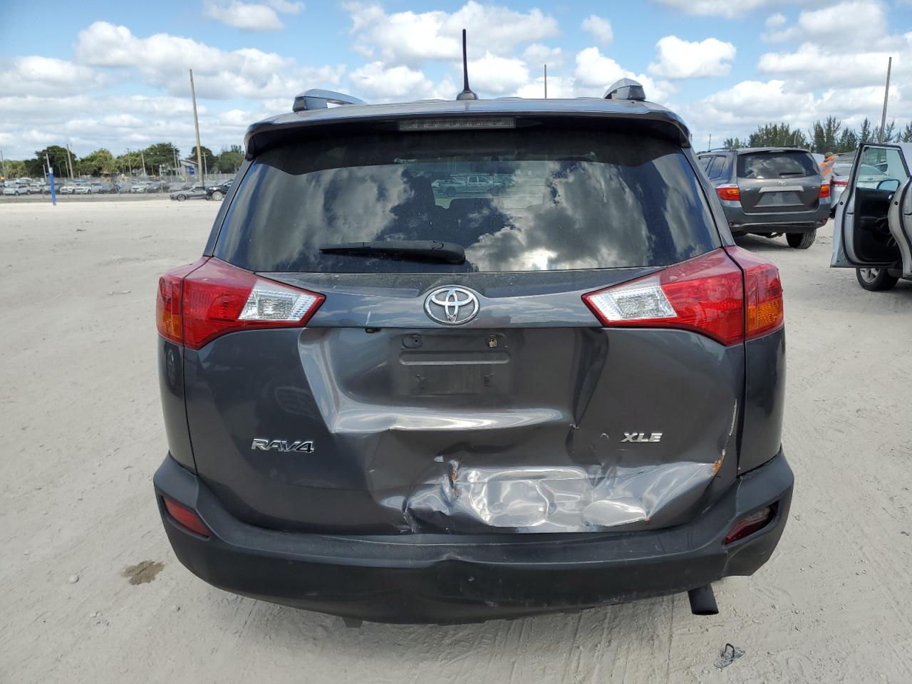 2015 Toyota RAV 4 - Image 6