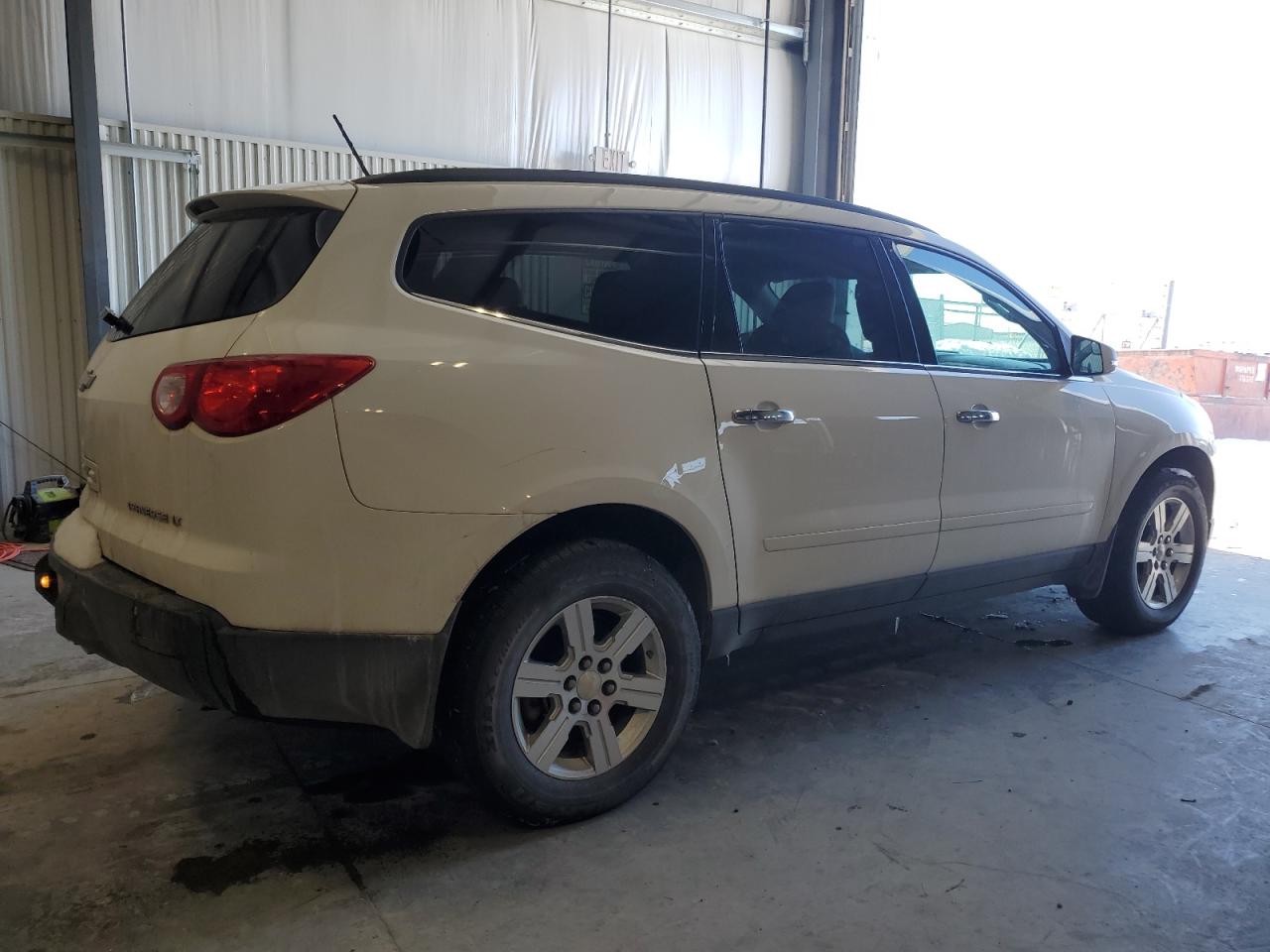 2011 Chevrolet Traverse - Image 3