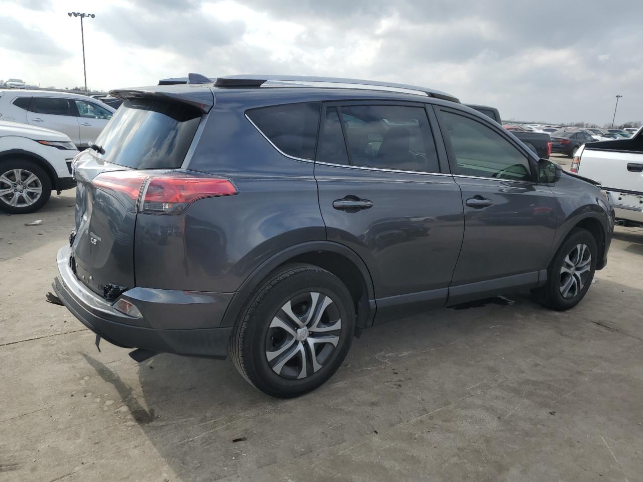 2018 Toyota RAV 4 - Image 3