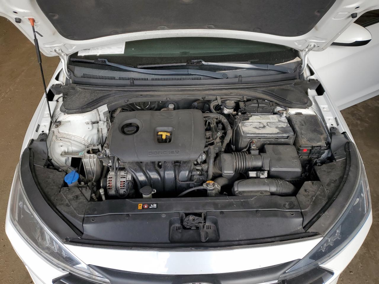 2020 Hyundai Elantra - Image 11