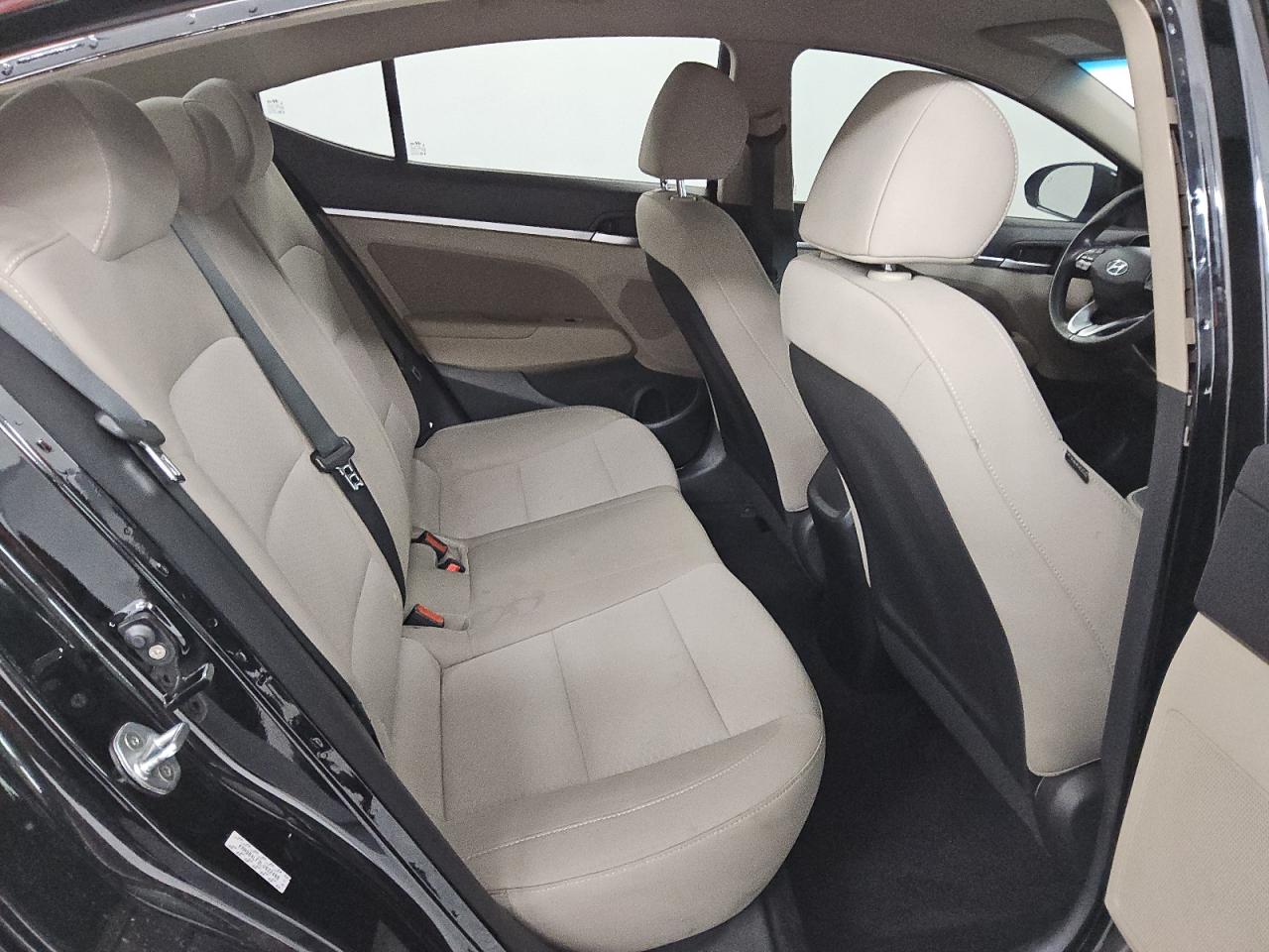 2020 Hyundai Elantra - Image 10
