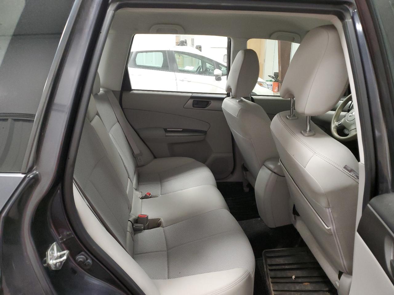 2013 Subaru Forester - Image 11