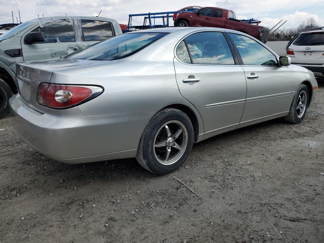 2002 Lexus ES - Image 3