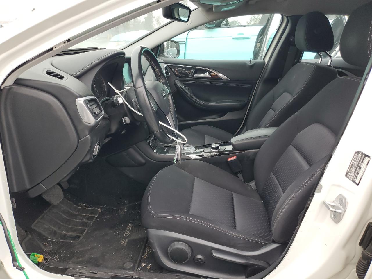 2017 Infiniti QX30 - Image 7