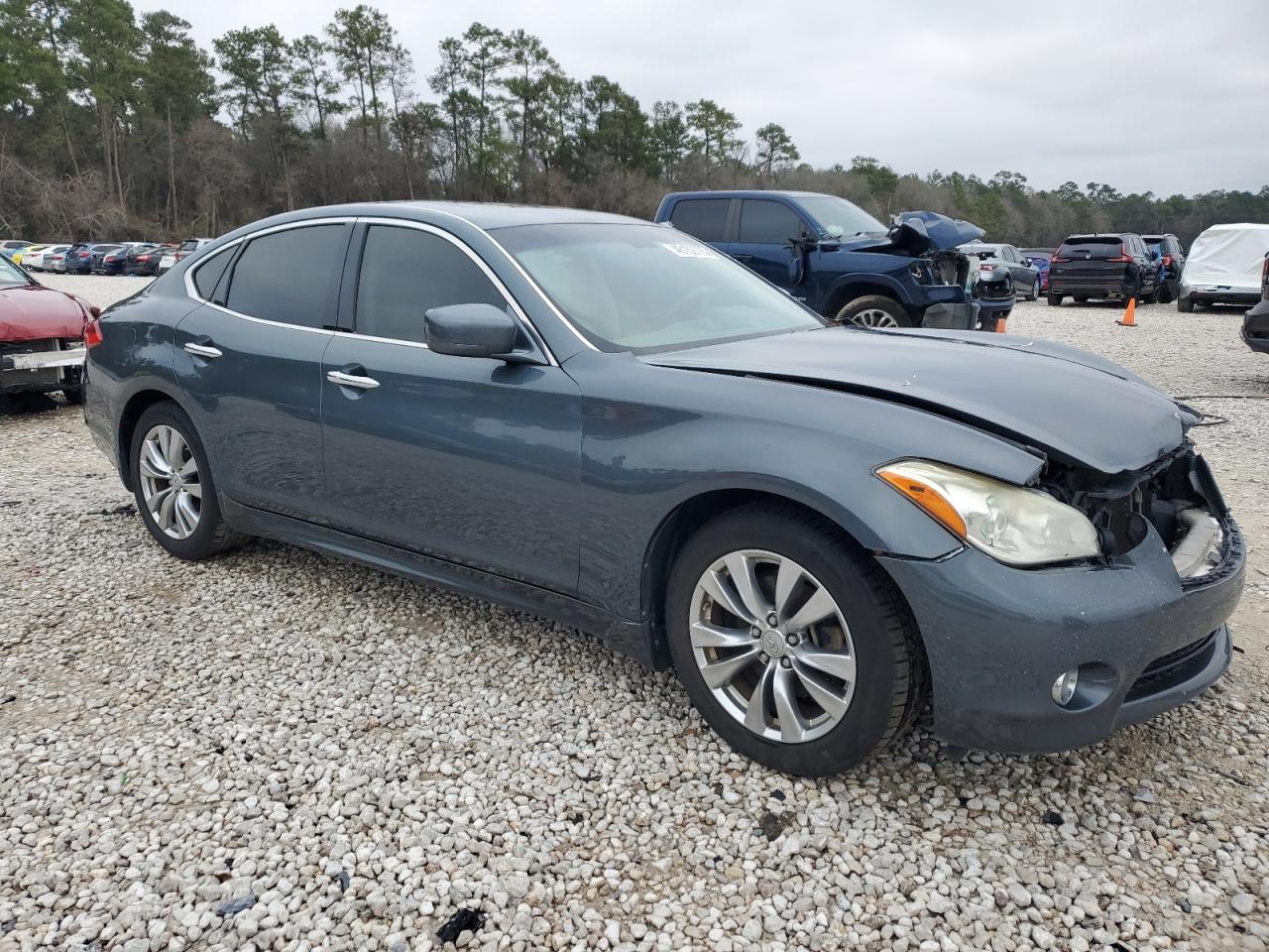 2012 Infiniti M - Image 4