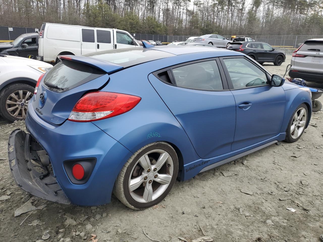 2016 Hyundai Veloster - Image 3