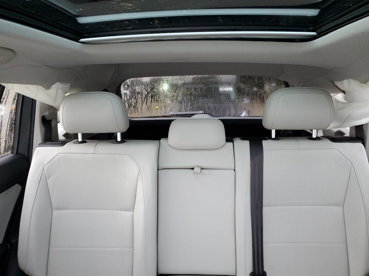2018 Volkswagen Tiguan - Image 10