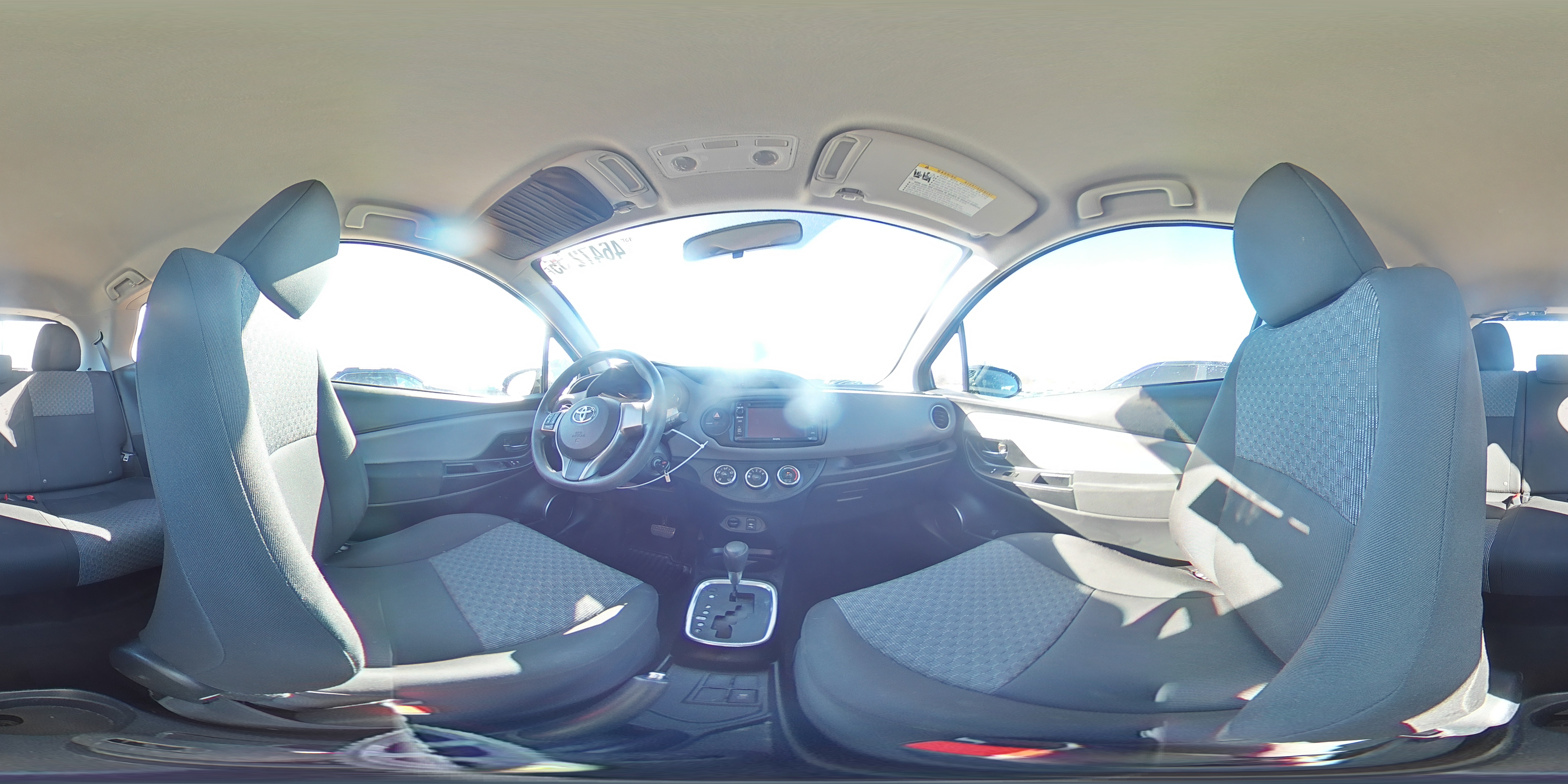 2015 Toyota Yaris - Image 15