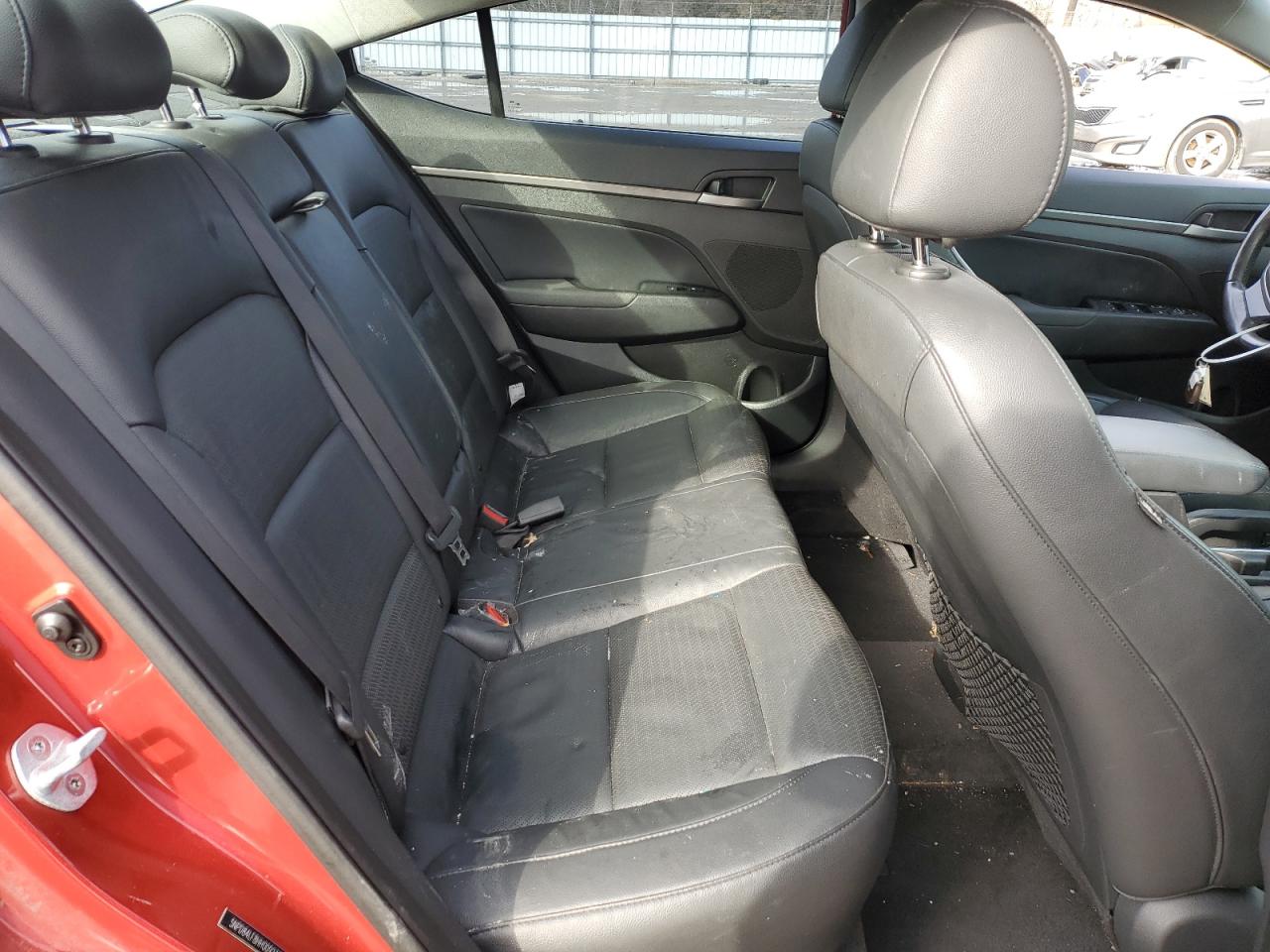 2017 Hyundai Elantra - Image 11