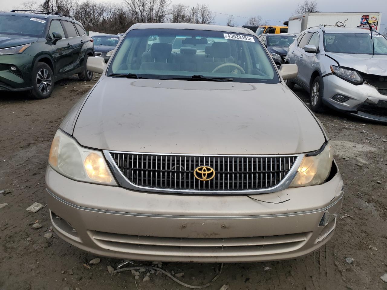 2000 Toyota Avalon - Image 5
