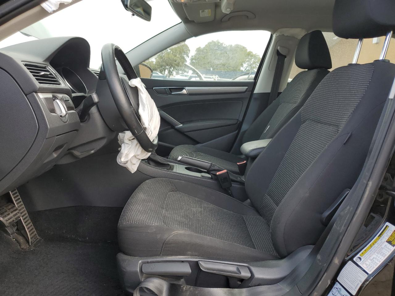 2016 Volkswagen Passat - Image 7
