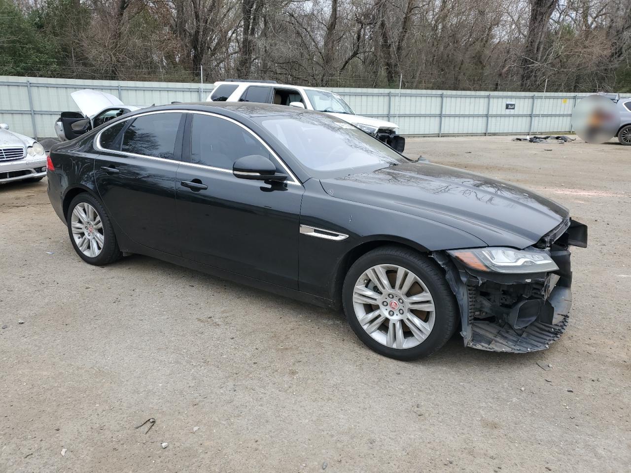 2016 Jaguar XF - Image 4