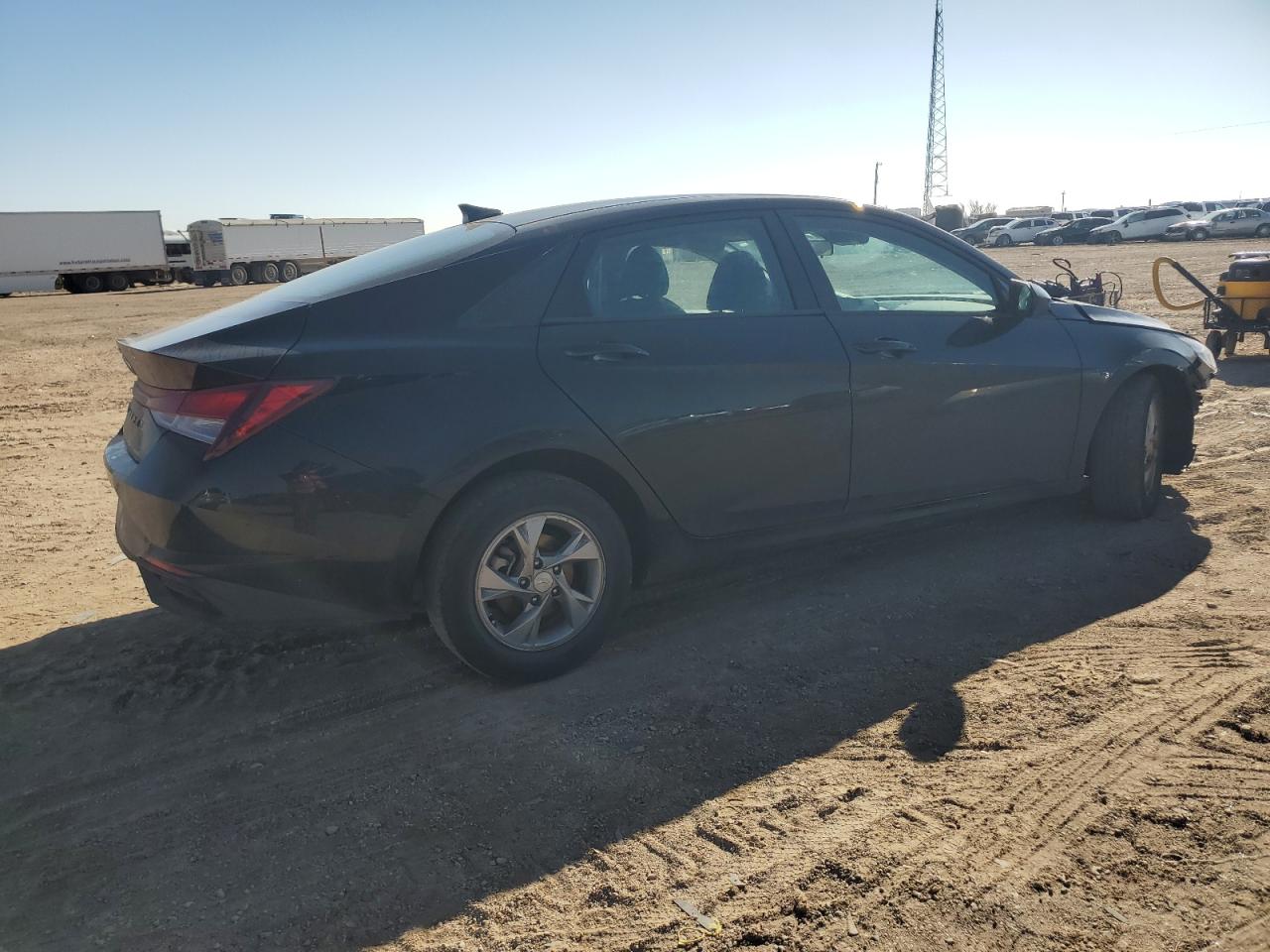 2021 Hyundai Elantra - Image 3
