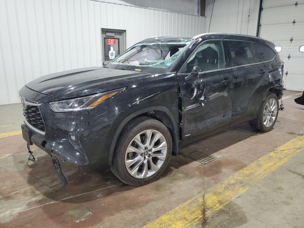 2022 Toyota Highlander - Image 1