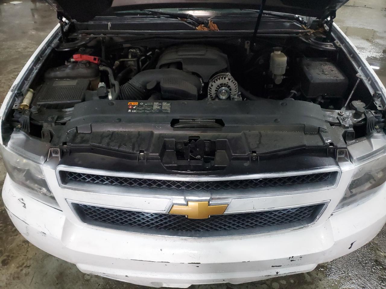 2012 Chevrolet Suburban - Image 12
