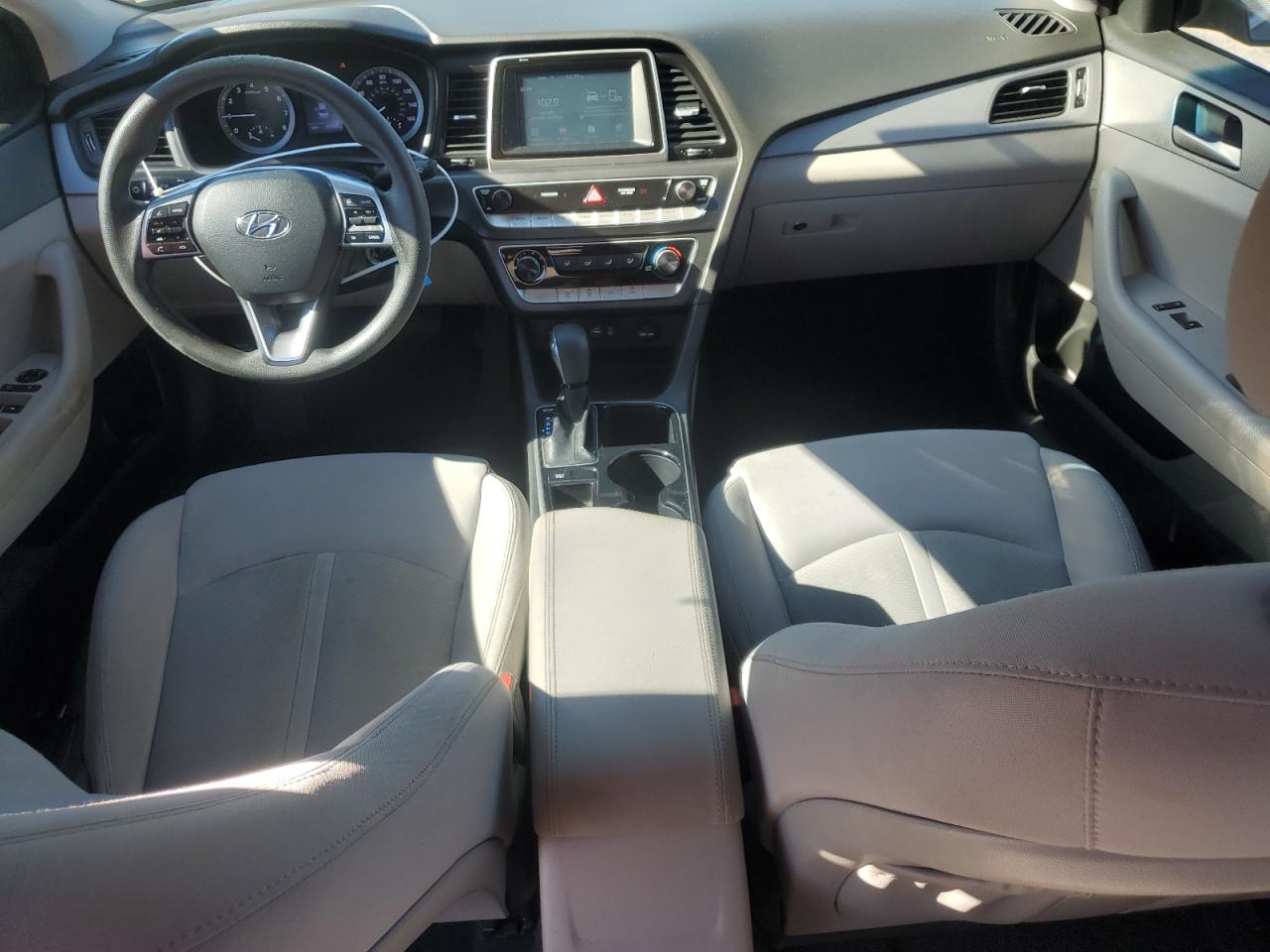 2018 Hyundai Sonata - Image 8