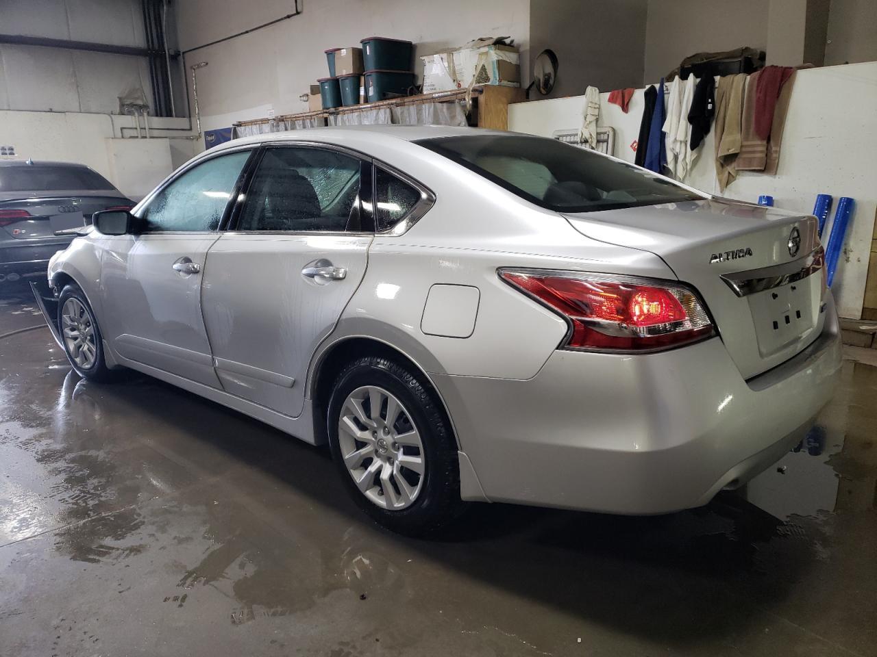 2014 Nissan Altima - Image 2