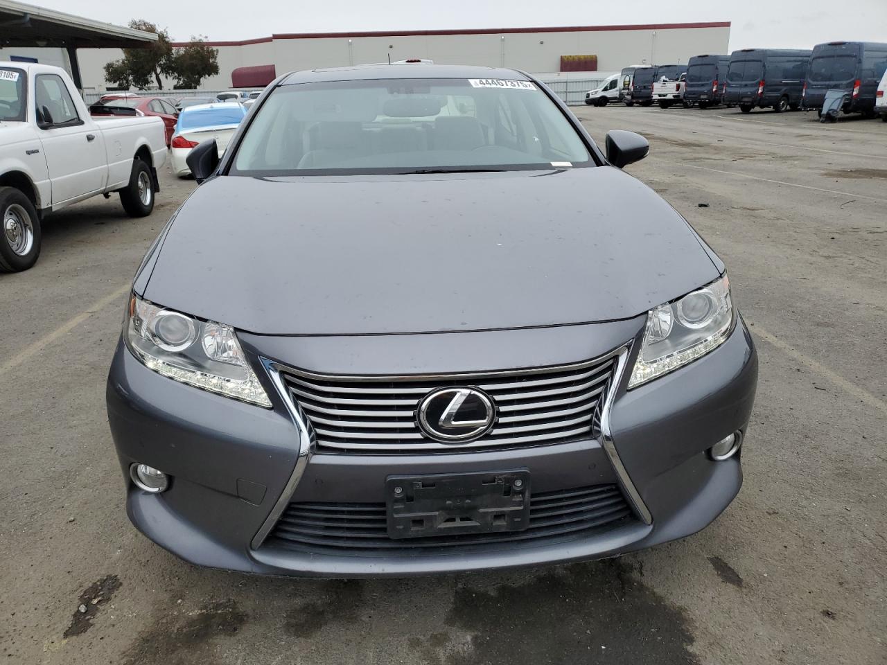 2015 Lexus ES - Image 5