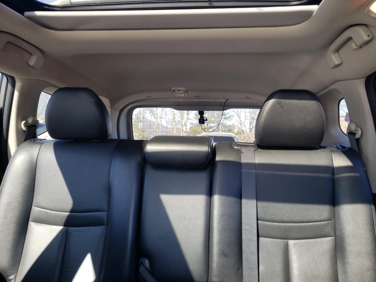 2015 Nissan Rogue - Image 10