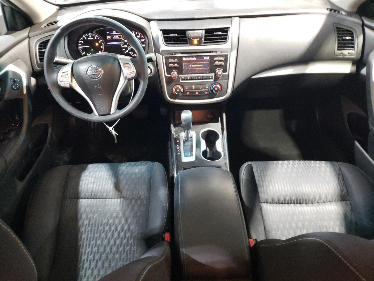 2017 Nissan Altima - Image 8