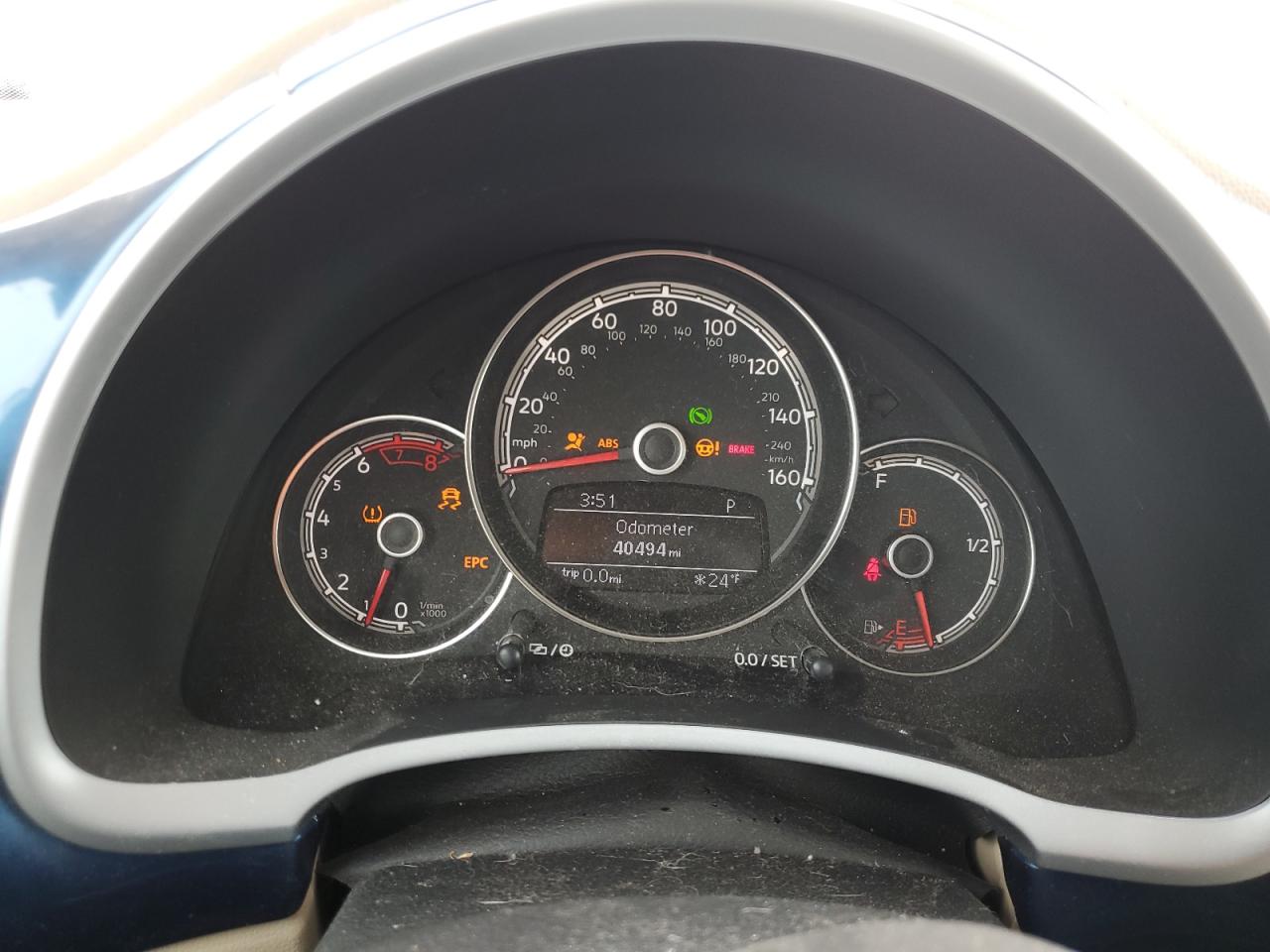 2017 Volkswagen Beetle - Image 9