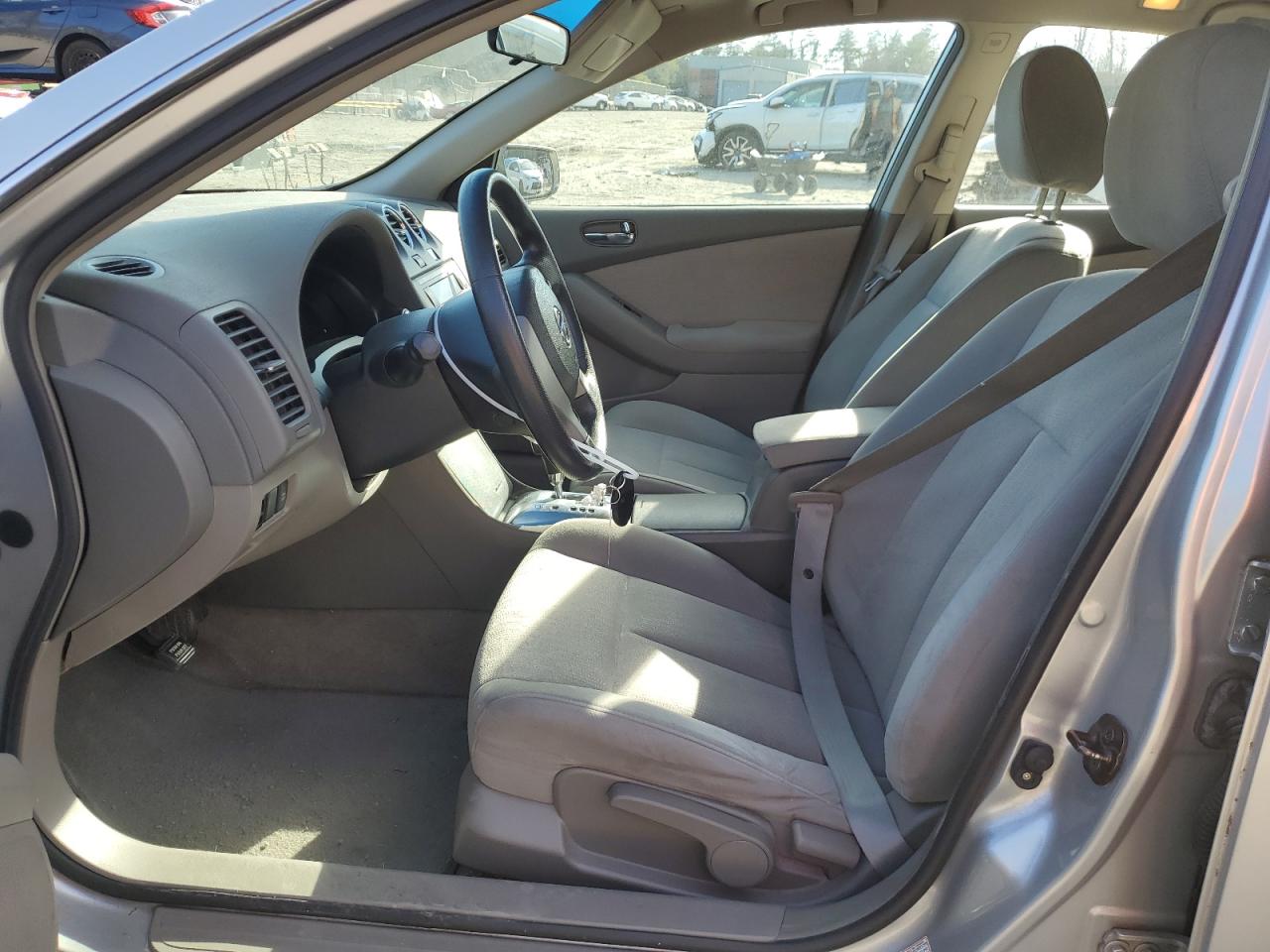 2010 Nissan Altima - Image 7
