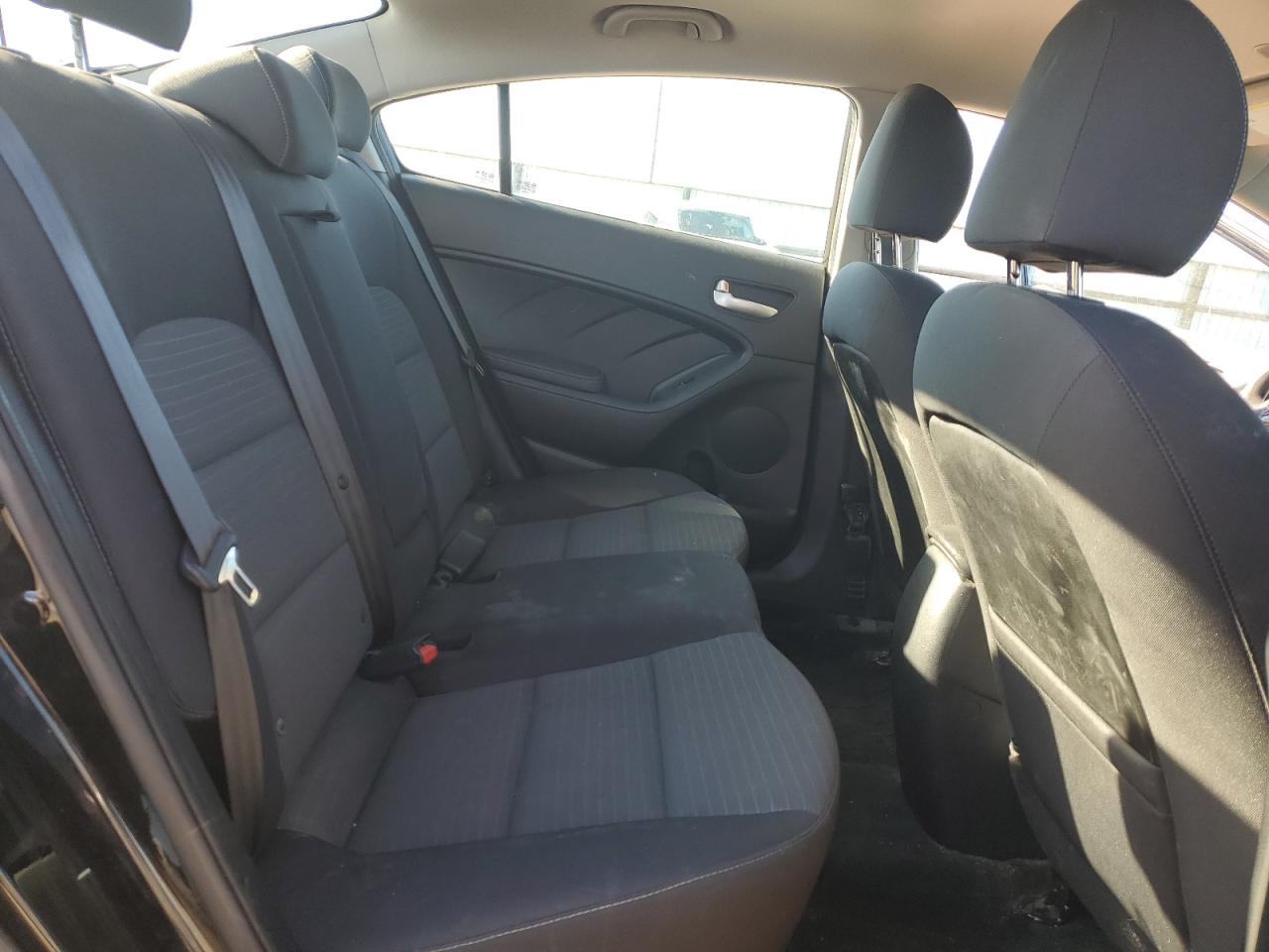 2017 Kia Forte - Image 11