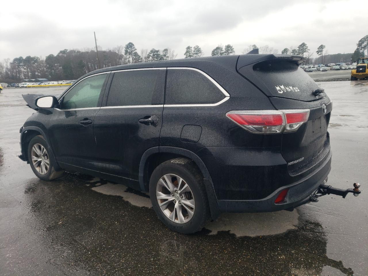 2015 Toyota Highlander - Image 2