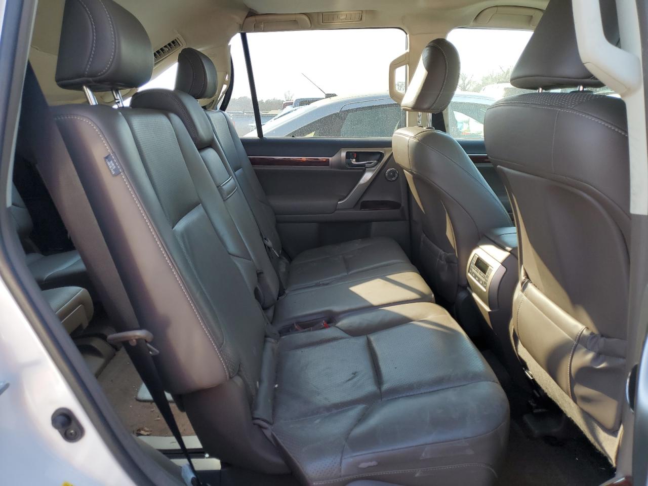 2011 Lexus GX - Image 11