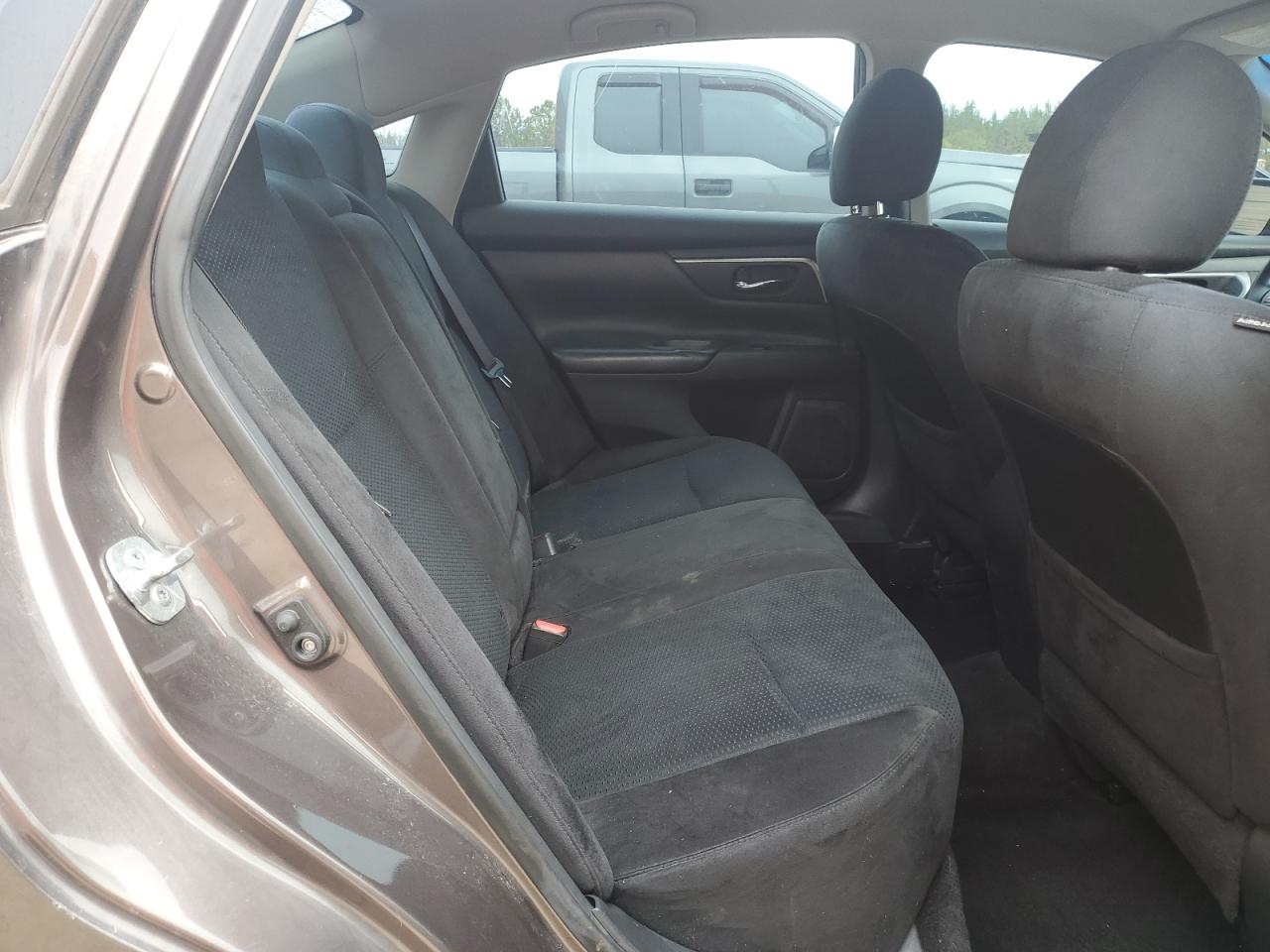 2015 Nissan Altima - Image 10