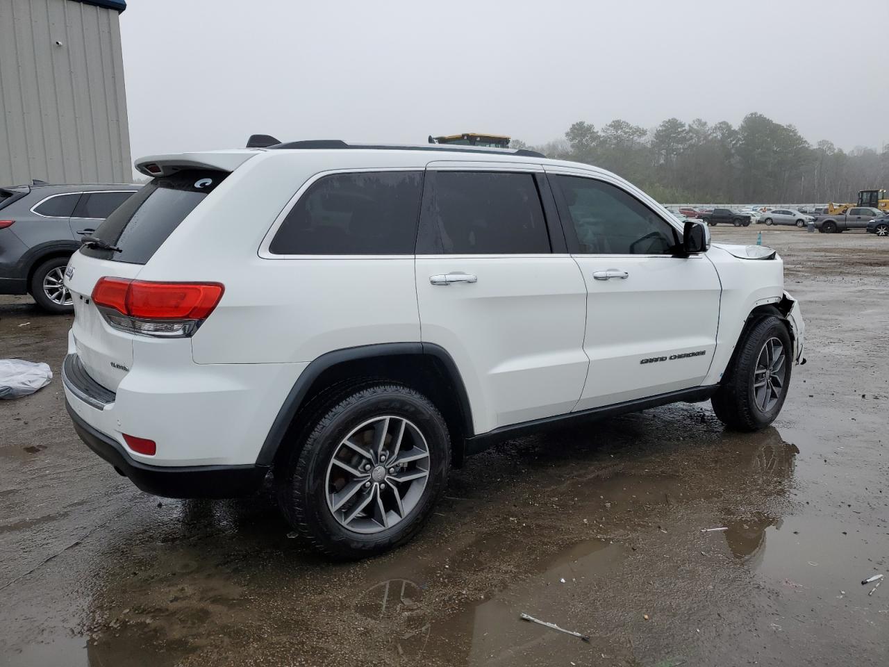 2017 Jeep Grand Cherokee - Image 3
